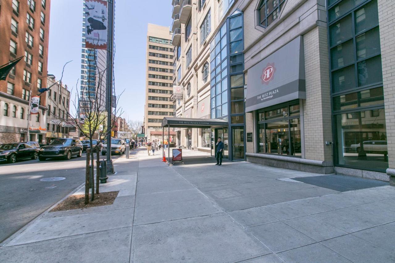 Midtown 1br W Elevator Gym Nr Times Square Nyc-1350 Apartamento Nova York